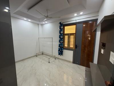 Bedroom Image of 1100 Sq.ft 3 BHK Builder Floor for sale in Janakpuri New Delhi for Rs. 14500000