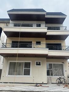 4.5 BHK Independent Builder Floor