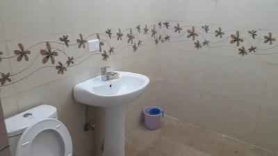 Bathroom Image of 1385 Sq.ft 3 BHK Apartment / Flat for sale in Prateek Wisteria, Sector 77 Noida for Rs. 18500000