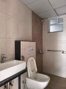 Common Bathroom Image of 1022 Sq.ft 2 BHK Apartment / Flat for rent in Godrej Hillside, Mahalunge Pune for Rs. 31000