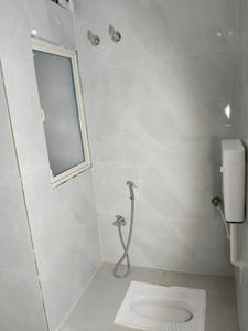 Bathroom Image of 1100 Sq.ft 2 BHK Builder Floor for rent in CI Estate, Thua Kheda Bhopal for Rs. 7500