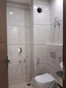 Common Bathroom Image of 757 Sq.ft 2 BHK Builder Floor for sale in Paschim Vihar New Delhi for Rs. 14500000