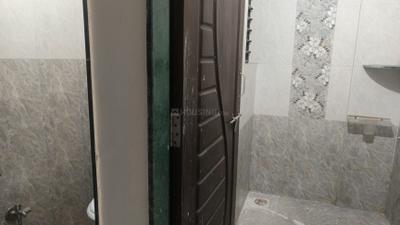 Bathroom Image of 510 Sq.ft 1 BHK Independent House for rent in Gokhalenagar Pune for Rs. 17000