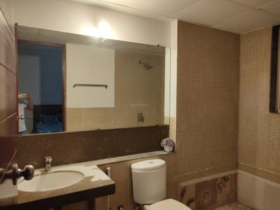 Marvel Bounty Bathroom Two 4