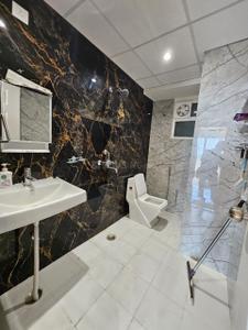 Bathroom Image of 2000 Sq.ft 3 BHK Apartment / Flat for rent in Vrindavan Yojana Lucknow for Rs. 22000