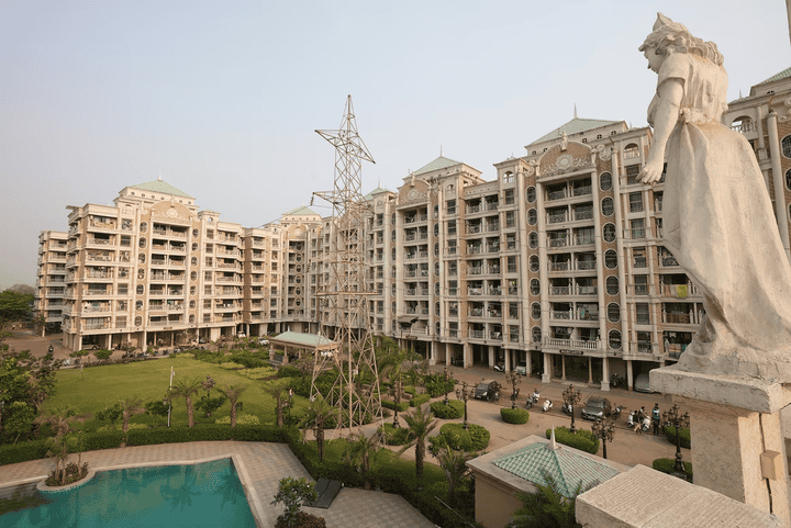 Tharwani Solitaire Main Image 1