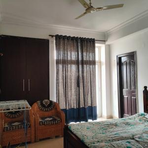 Bedroom Image of 1470 Sq.ft 3 BHK Apartment / Flat for rent in Ramprastha Pearl Court, Vaishali Ghaziabad for Rs. 45000