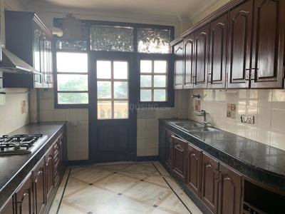 Kitchen Image of 3600 Sq.ft 3 BHK Builder Floor for rent in DLF Phase 3 Gurgaon for Rs. 65000