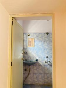 Bathroom Image of 450 Sq.ft 1 BHK Independent House for rent in Ejipura Bengaluru for Rs. 16000