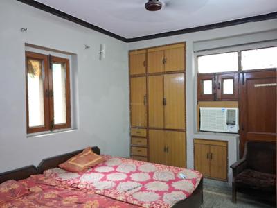 Bedroom Image of 1800 Sq.ft 3 BHK Builder Floor for rent in Sector 23 Noida for Rs. 35000