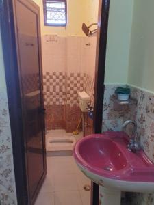 Bathroom Image of 4500 Sq.ft 2 BHK Independent House for sale in Patparganj New Delhi for Rs. 2000000