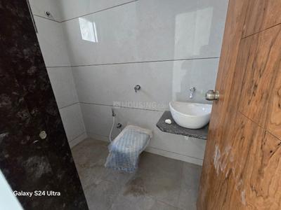 Bathroom Image of 1850 Sq.ft 4 BHK Apartment / Flat for rent in Sama Savli Vadodara for Rs. 30000