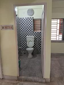 Bathroom Image of 930 Sq.ft 2 BHK Apartment / Flat for sale in Dum Dum Cantonment Kolkata for Rs. 3500000