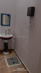 Bathroom Image of 1250 Sq.ft 3 BHK Independent House for rent in Rajajipuram Lucknow for Rs. 18000