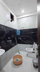Bathroom Image of 1350 Sq.ft 2 BHK Builder Floor for rent in Govind Nagar Railway Colony Kanpur for Rs. 20000