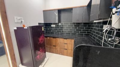 Kitchen Image of 650 Sq.ft 1 BHK Independent House for rent in Mahalakshmi Nagar Indore for Rs. 17500