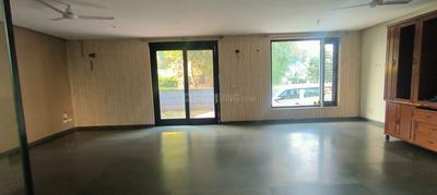 Bedroom Image of 6000 Sq.ft 6 BHK Independent House for sale in Sector 72 Noida for Rs. 75000000