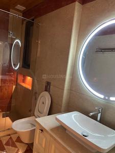 Bathroom Image of 2025 Sq.ft 3 BHK Independent House for rent in Sarvapriya Vihar New Delhi for Rs. 180000