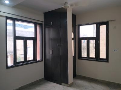Bedroom Image of 1100 Sq.ft 3 BHK Builder Floor for rent in Mansarover Garden New Delhi for Rs. 41000
