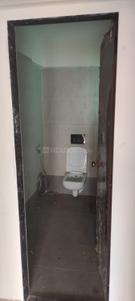 Bathroom Image of 950 Sq.ft 2 BHK Apartment / Flat for sale in Santacruz West Mumbai for Rs. 18500000