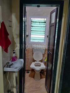 Bathroom Image of 500 Sq.ft 1 RK Apartment / Flat for rent in Borivali West Mumbai for Rs. 23500