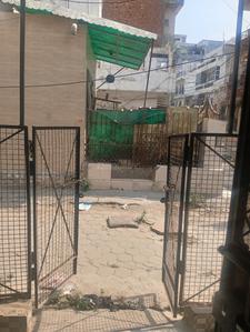 Balcony Image of 450 Sq.ft 1 RK Builder Floor for rent in Malka Ganj New Delhi for Rs. 14000