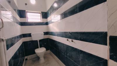 Bathroom Image of 800 Sq.ft 2 BHK Apartment / Flat for sale in Airport Gate No 2 Kolkata for Rs. 2800000