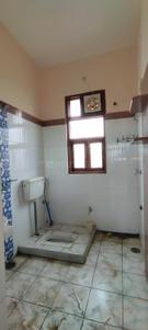 Bathroom Image of 1450 Sq.ft 3 BHK Apartment / Flat for rent in Mahmoorganj Varanasi for Rs. 25000