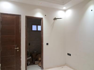 Bedroom Image of 1000 Sq.ft 3 BHK Builder Floor for sale in Paschim Vihar New Delhi for Rs. 21000000