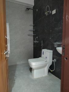 Common Bathroom Image of 500 Sq.ft 1 BHK Apartment / Flat for rent in Chhattarpur New Delhi for Rs. 16900