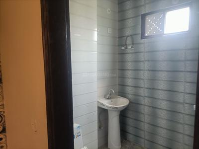 Image of 900 Sq.ft 2 BHK Builder Floor for rent in Preet Vihar, New Delhi for Rs. 22000
