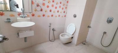 Bathroom Image of 1350 Sq.ft 2 BHK Apartment / Flat for rent in Sampangi Rama Nagar Bengaluru for Rs. 70000