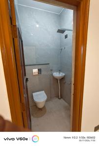 Bathroom Image of 1050 Sq.ft 2 BHK Apartment / Flat for rent in DDA Flats Munirka, Munirka New Delhi for Rs. 40000