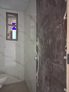 Common Bathroom Image of 950 Sq.ft 2 BHK Apartment / Flat for sale in Paradise Homes, Sector 73 Noida for Rs. 4199999