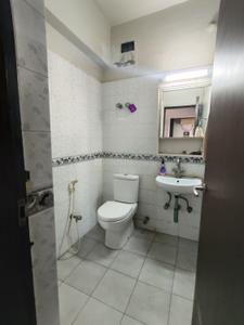Bathroom Image of 3500 Sq.ft 5 BHK Apartment / Flat for sale in Ambuja Udita, Santoshpur Kolkata for Rs. 31000000