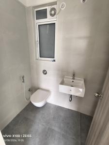 Bathroom Image of 1300 Sq.ft 2.5 BHK Apartment / Flat for rent in Ashar Arize, Kalwa Thane for Rs. 45000