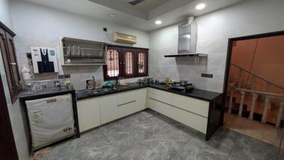 Kitchen Image of 3500 Sq.ft 3 BHK Independent House for sale in Alkapuri Vadodara for Rs. 50000000