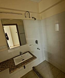 Bathroom Image of 1600 Sq.ft 4 BHK Apartment / Flat for rent in DLF Express Greens, Manesar Gurgaon for Rs. 36000