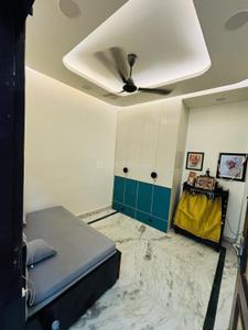 Bedroom Image of 750 Sq.ft 2 BHK Builder Floor for sale in Krishna Nagar New Delhi for Rs. 4500000