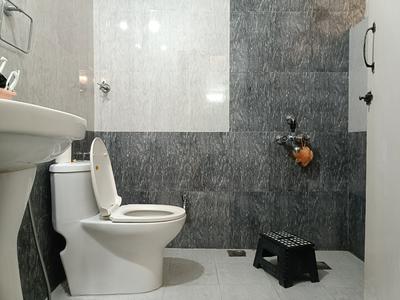 Bathroom Image of 1540 Sq.ft 3 BHK Apartment / Flat for sale in Ramesh Hermes Heritage Phase 1, Yerawada Pune for Rs. 24000000
