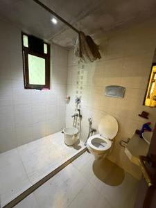 Image of 1600 Sq.ft 2 BHK Apartment / Flat for rent in Colaba, Mumbai for Rs. 225000