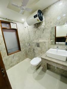 Bathroom Image of 780 Sq.ft 2 BHK Builder Floor for rent in Aez Aloha, Sector 57 Gurgaon for Rs. 41000