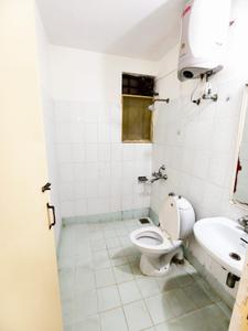 Bathroom Image of 1350 Sq.ft 2 BHK Builder Floor for rent in Kodihalli Bengaluru for Rs. 70000
