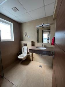 Bathroom Image of 1655 Sq.ft 3 BHK Apartment / Flat for sale in Godrej Meridien, Sector 106 Gurgaon for Rs. 27000000