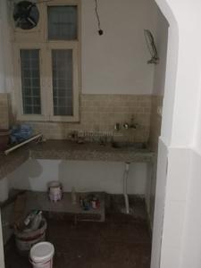Kitchen Image of 900 Sq.ft 2 BHK Builder Floor for rent in Sector 62A Noida for Rs. 18500