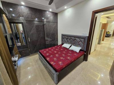 Bedroom Image of 900 Sq.ft 2 BHK Builder Floor for rent in Rajouri Garden New Delhi for Rs. 40000