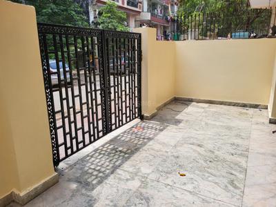 Balcony Image of 900 Sq.ft 2 BHK Apartment / Flat for rent in Vaishali Ghaziabad for Rs. 22000