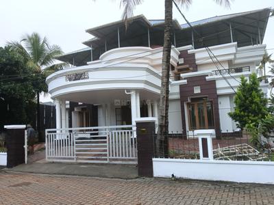 Image of 2850 Sq.ft 5 BHK Villa for sale in Vennala, Kochi for Rs. 30000000