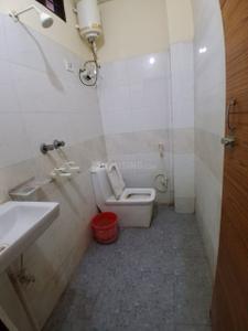 Bathroom Image of Mannat bliss pg in Sector 44, Noida