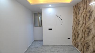 Bedroom Image of 900 Sq.ft 3 BHK Builder Floor for sale in Laxmi Nagar New Delhi for Rs. 9500000
